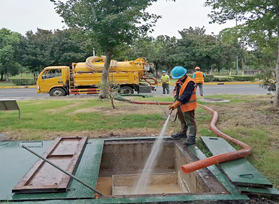 西区街道化油池清理