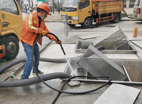 西区街道隔油池清理